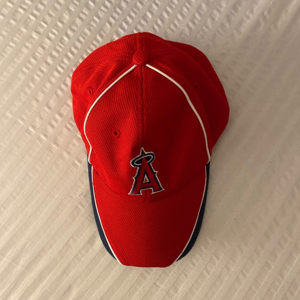 Angels hat - Picture 2 of 2